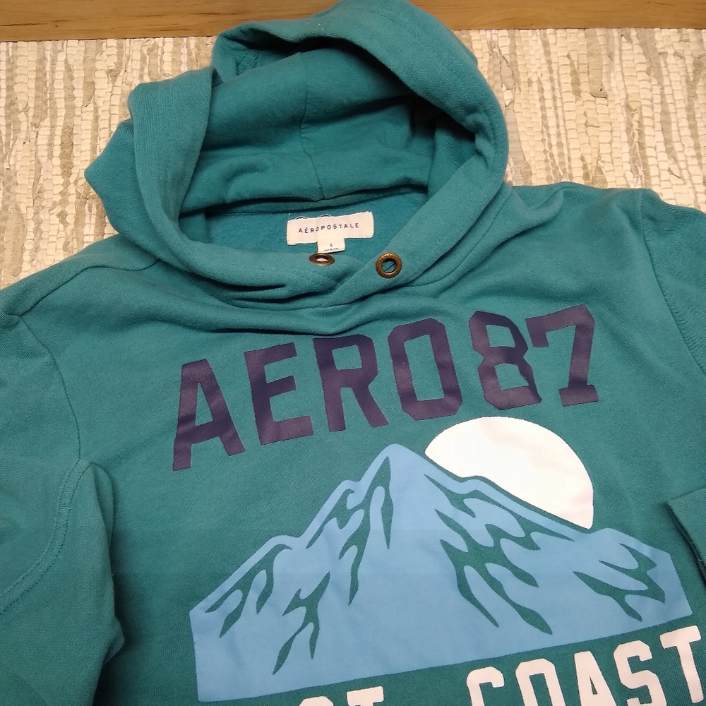 Aero hoodie, size small